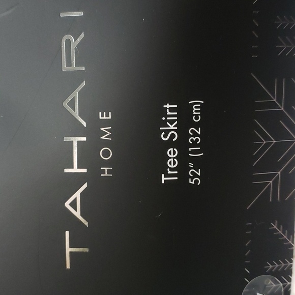 Tahari Home 52" Quilted Cream Tree Skirt with Metallic Gold Outlined Poinsettias - Picture 3 of 8